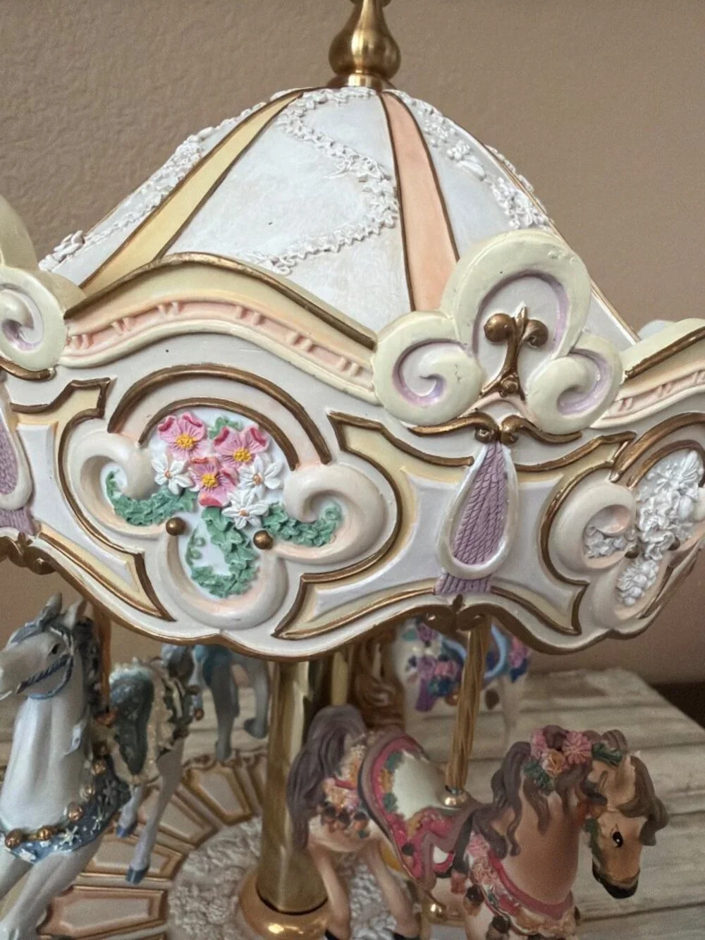 San Francisco Music Box Ltd Ed 4-Horse Carousel Color of Wind E Kamysz w/FLAWS - Picture 6 of 16